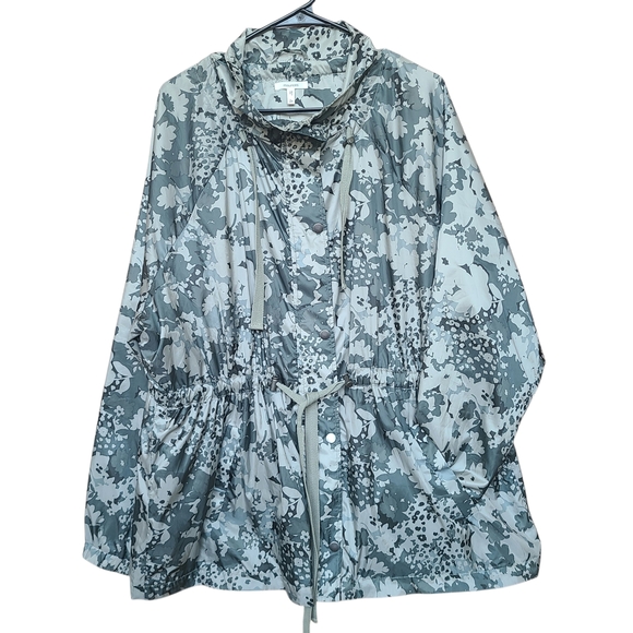 Maurices Jackets & Blazers - Maurice's Camo Zip Up Windbreaker 2X